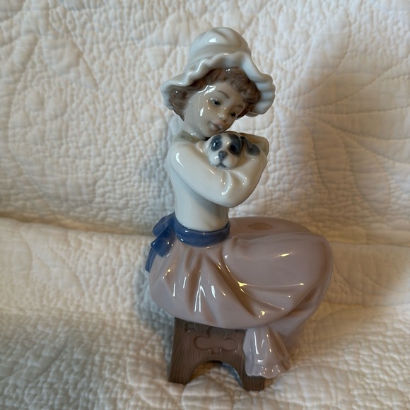 Lladro “A Big Hug” #1049, glossy porcelain; made in Spain - Picture 1 of 10
